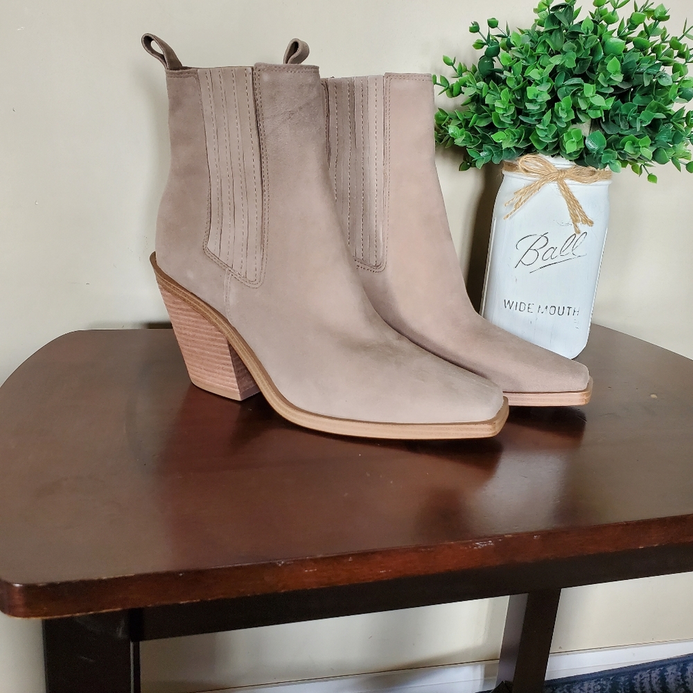 Vince camuto beige boot